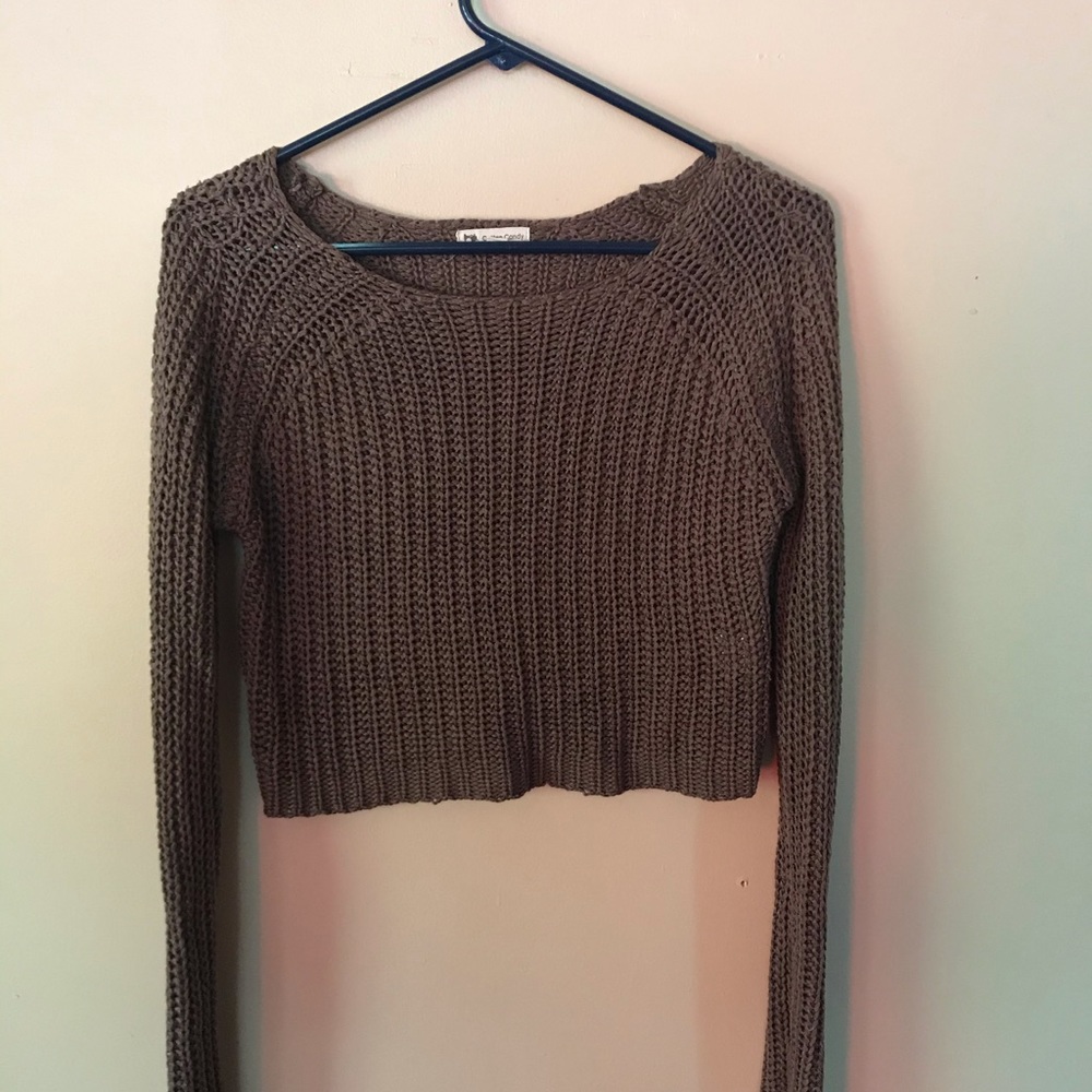 *SOLD**Super cute cropped sweater